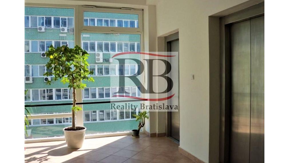 Administratívne priestory, Miletičova, Bratislava - Ružinov