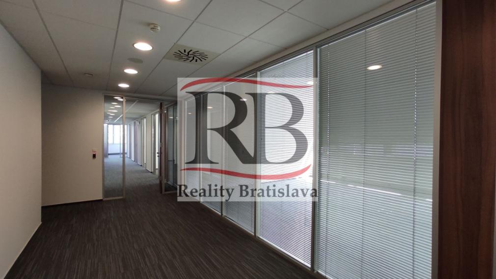 Kancelárske priestory v Apollo BC 2, Prievozská - Ružinov