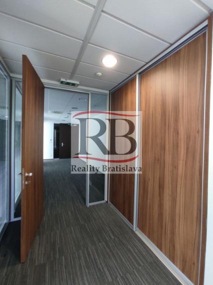 Kancelárske priestory v Apollo BC 2, Prievozská - Ružinov