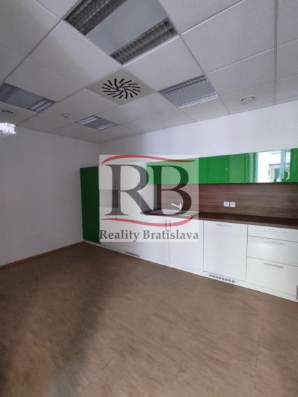 Kancelárske priestory v Apollo BC 2, Prievozská - Ružinov