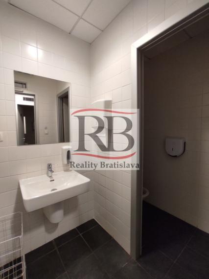 Kancelárske priestory v Apollo BC 2, Prievozská - Ružinov