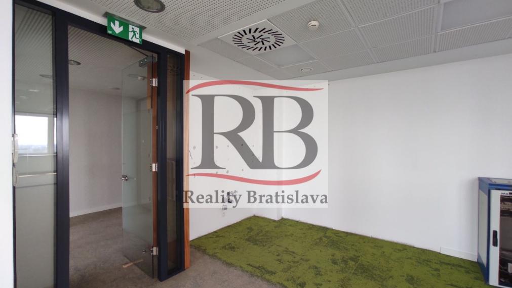 Administratívne priestory na prenájom, Prievozská - Ružinov