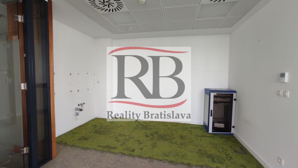 Administratívne priestory na prenájom, Prievozská - Ružinov