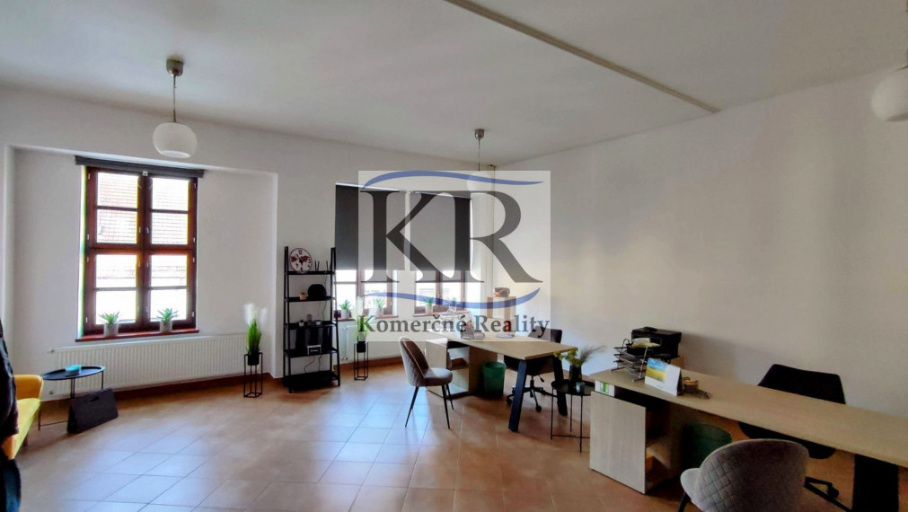 Obchodný/kancelársky priestor na prenájom, Štefánikova ul. Trnava, 60m2