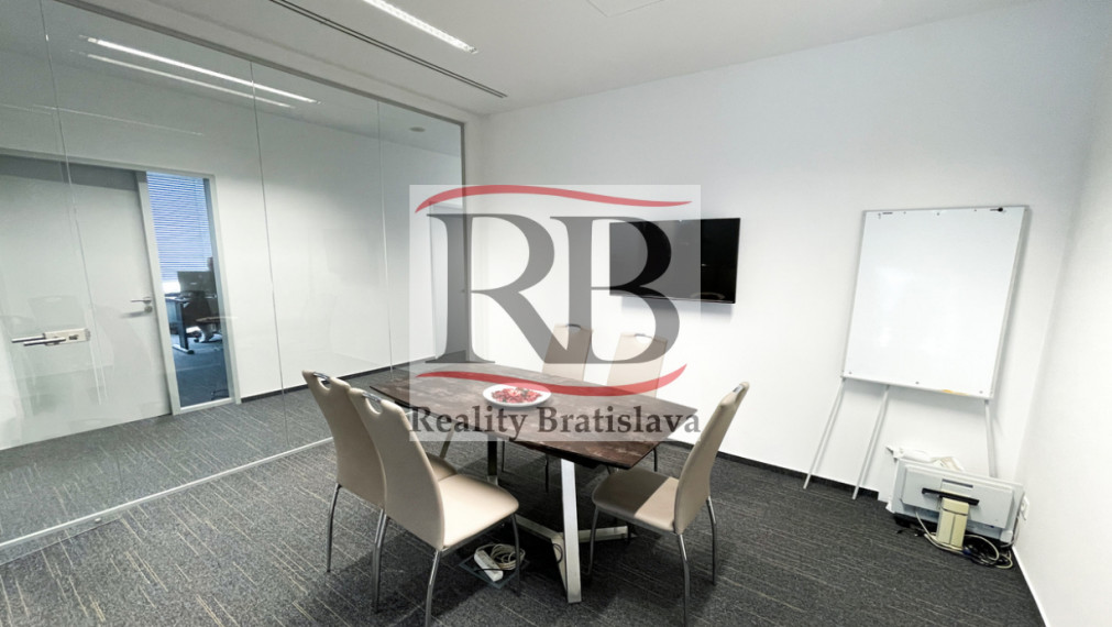 Moderny kancelársky priestor v Reding Tower 2, Račianska ulica, 254 m2
