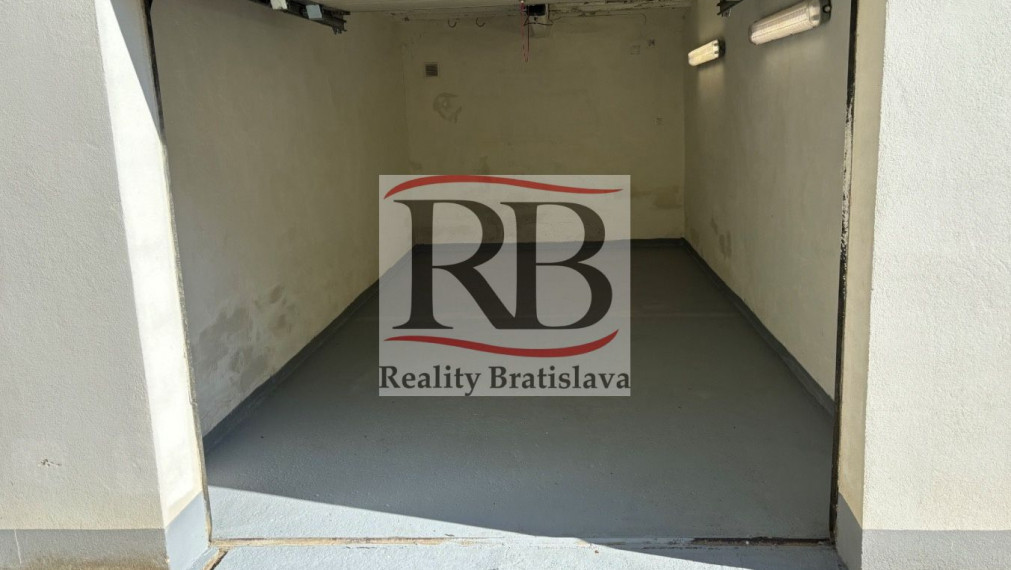 Garáž 17 m2 na ulici Nábrežie arm. gen. Ludvíka Svobodu predaj