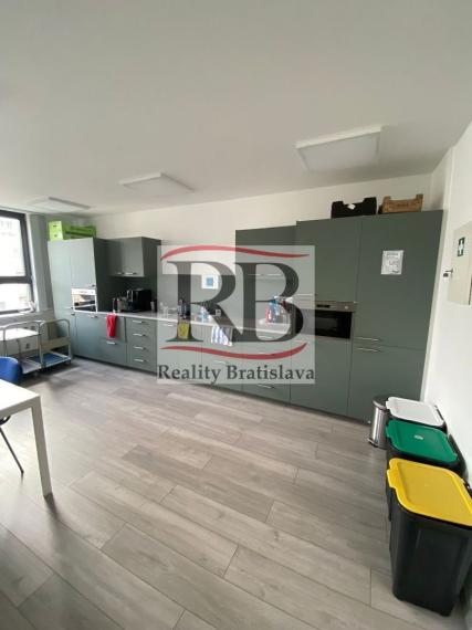 Novostavba kancelárskeho priestoru na prenájom - Bratislava V