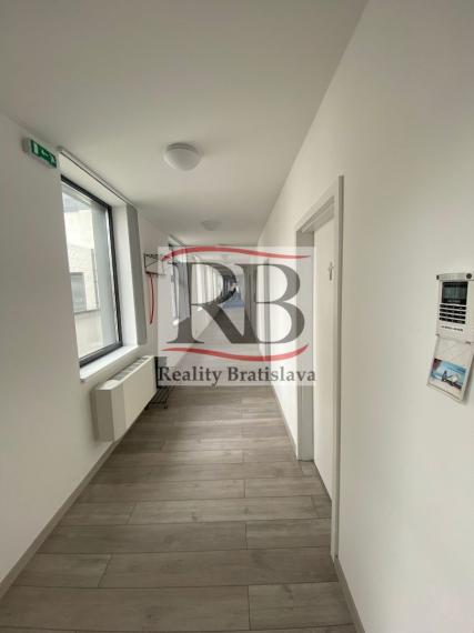 Novostavba kancelárskeho priestoru na prenájom - Bratislava V