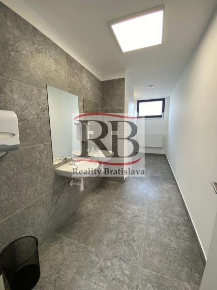 Novostavba kancelárskeho priestoru na prenájom - Bratislava V