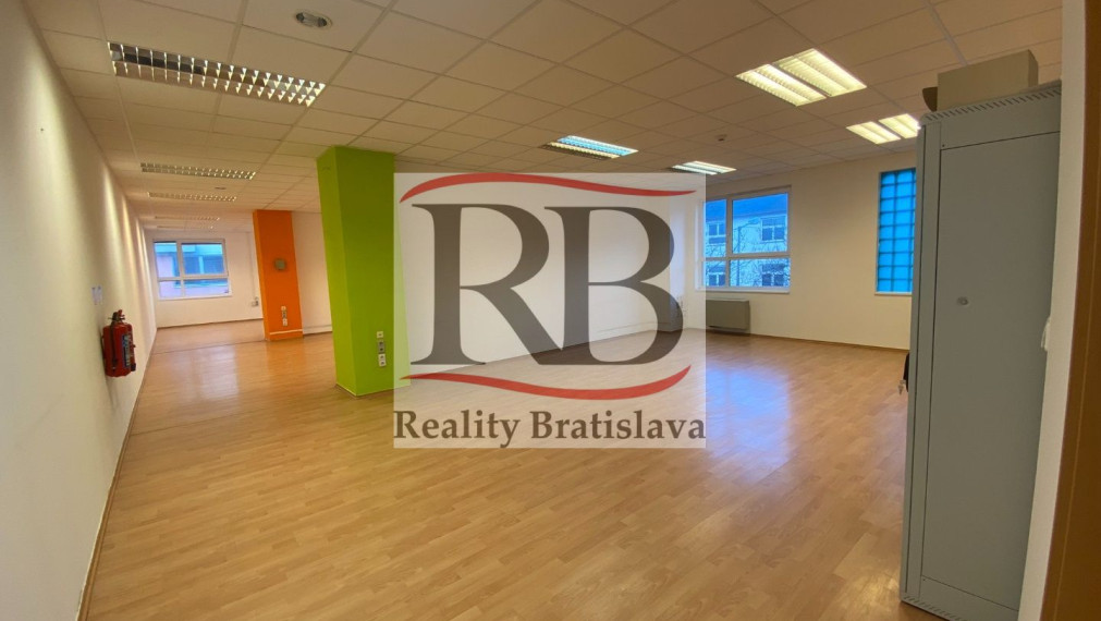 Rekonštruované kancelárske priestory na prenájom - Bratislava V