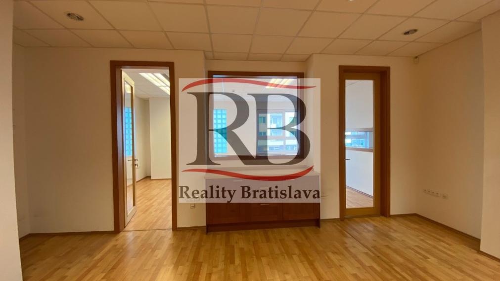 Rekonštruované kancelárske priestory na prenájom - ul. Údernícka, Bratislava V
