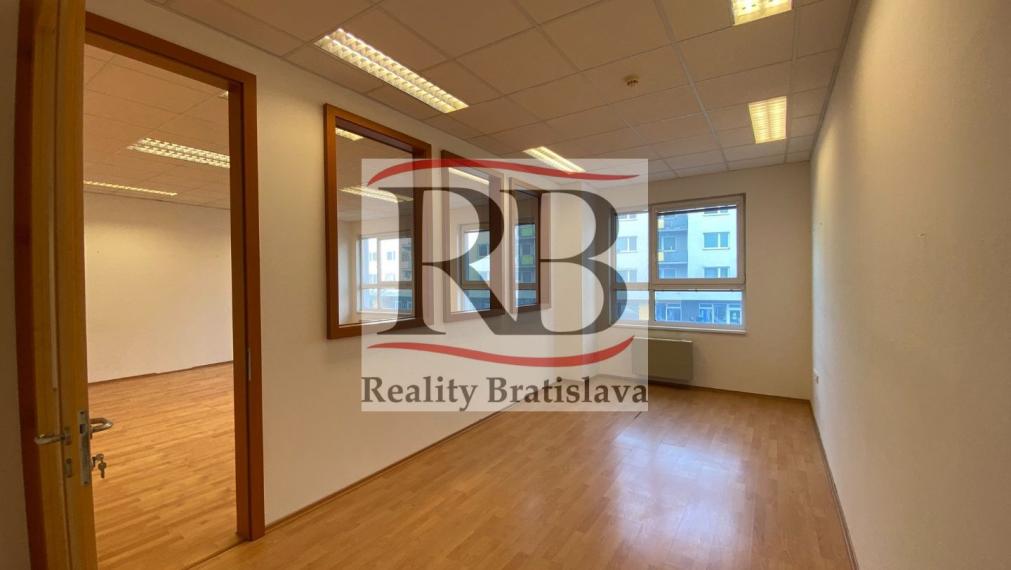 Rekonštruované kancelárske priestory na prenájom - ul. Údernícka, Bratislava V