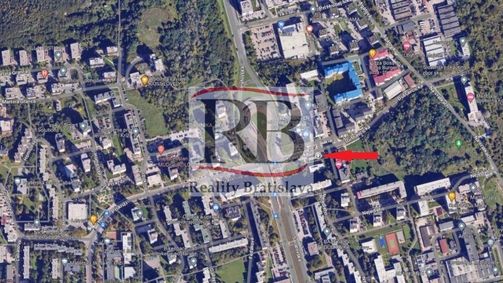 Garáž, Dúbravčická ulica