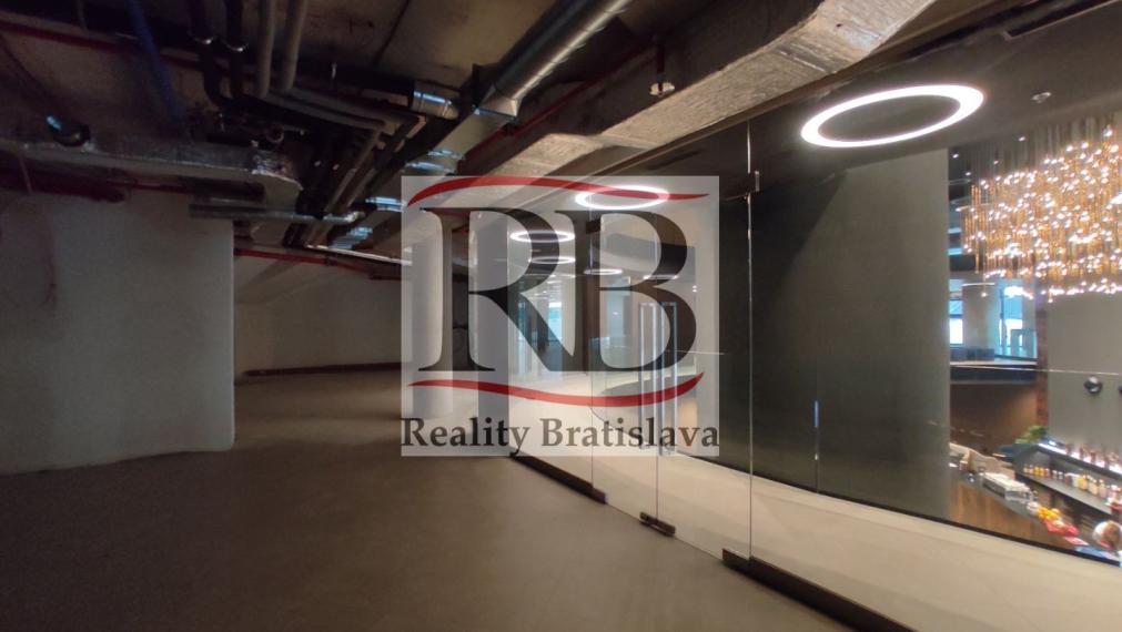 Obchodné priestory v exkluzívnej budove TOWER 5 v tesnej blízkosti štadióna Tehelné Pole, Kalinčiakova, BA3