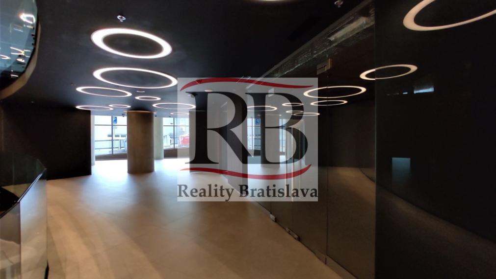 Obchodné priestory v exkluzívnej budove TOWER 5 v tesnej blízkosti štadióna Tehelné Pole, Kalinčiakova, BA3