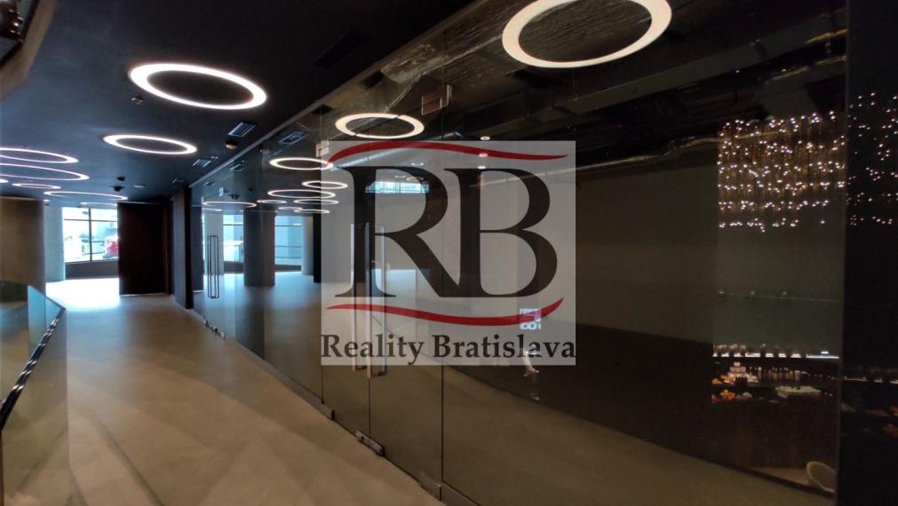 Obchodné priestory v exkluzívnej budove TOWER 5 v tesnej blízkosti štadióna Tehelné Pole, Kalinčiakova, BA3