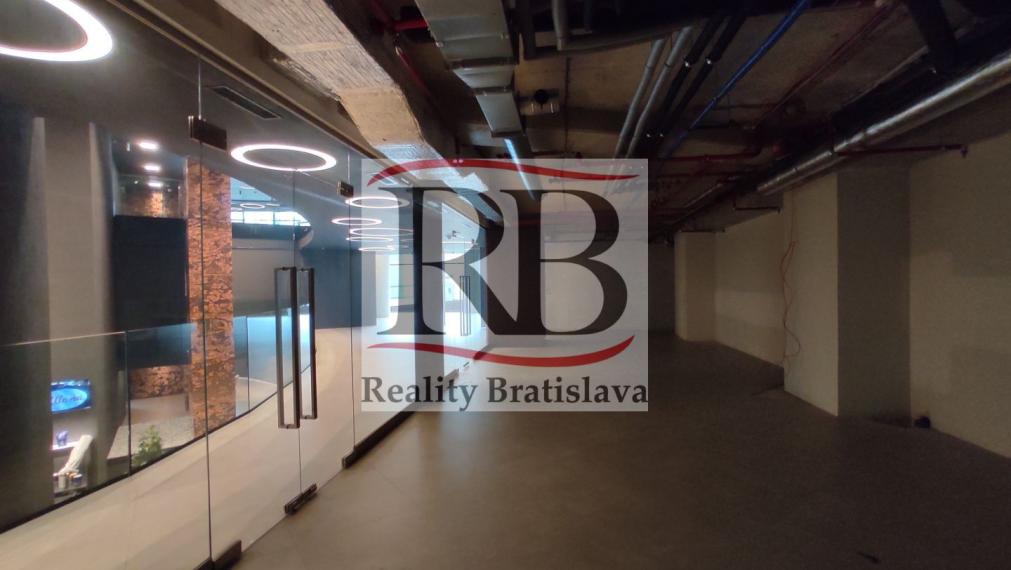 Obchodné priestory v exkluzívnej budove TOWER 5 v tesnej blízkosti štadióna Tehelné Pole, Kalinčiakova, BA3