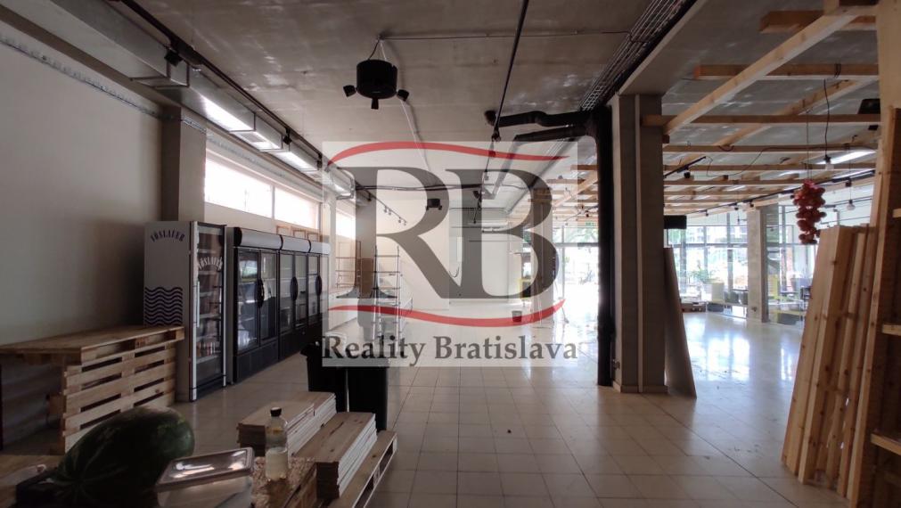 Obchodný priestor 500m2 s priestrannou terasou, v blízkosti polikliniky Tehelná – Bratislava III