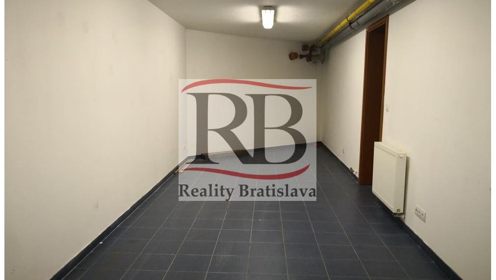 Skladový priestor, v blízkosti Figara, 200 m2