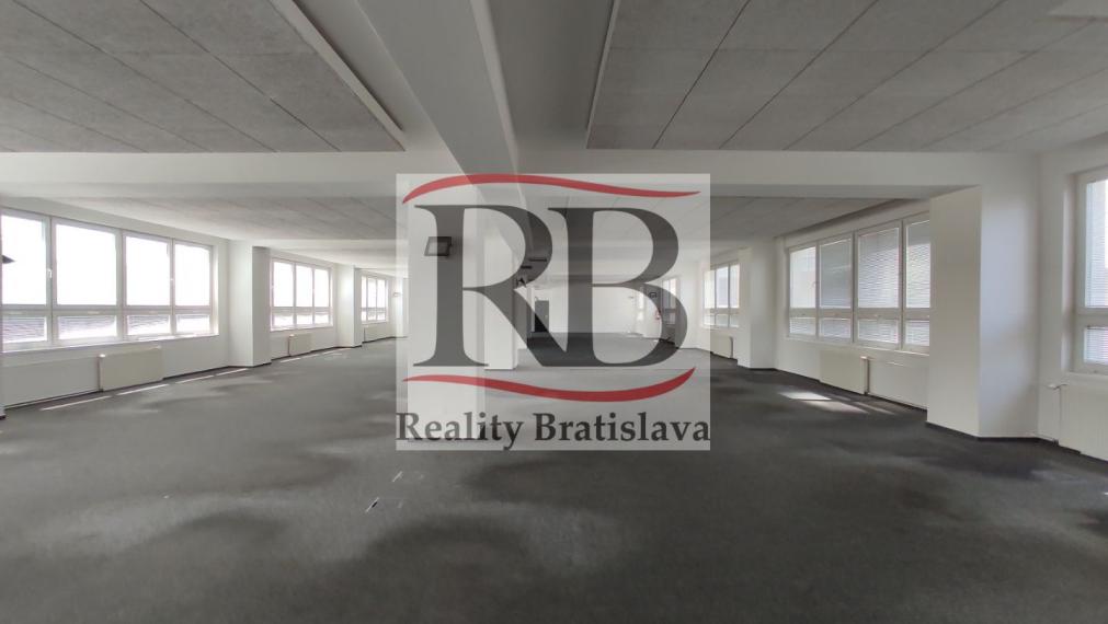 Priestor na Kalinčiakovej ulici v budove SITNO v tesnej blízkosti TOWER 5 a štadióna Tehelné pole, Bratislava III
