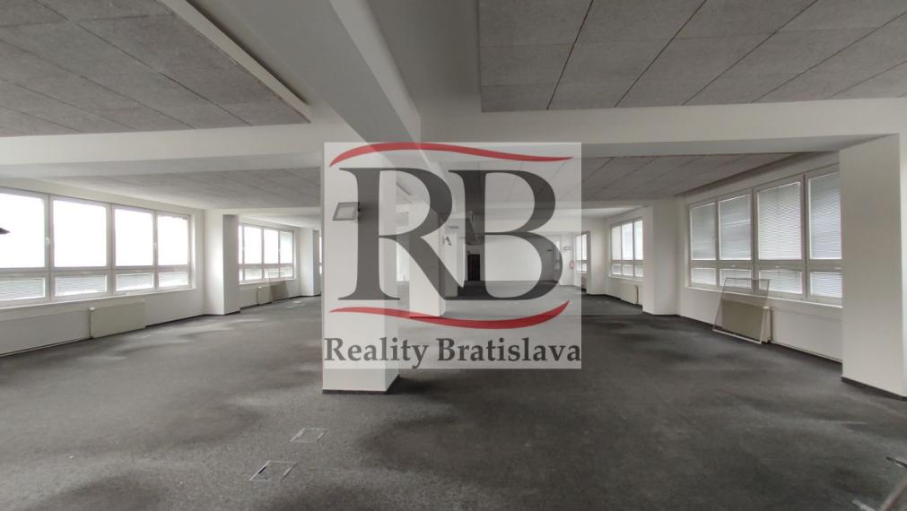 Priestor na Kalinčiakovej ulici v budove SITNO v tesnej blízkosti TOWER 5 a štadióna Tehelné pole, Bratislava III