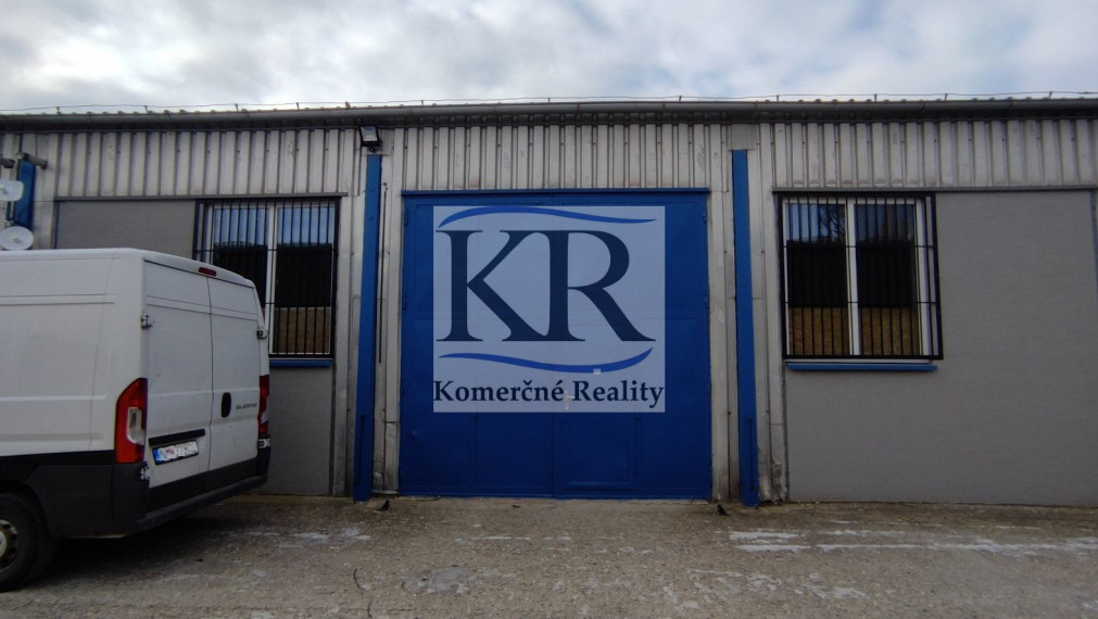 NA PREDAJ areál 7900 m2,  SKLADY o výmere 1480 m2, Nové Mesto nad Váhom