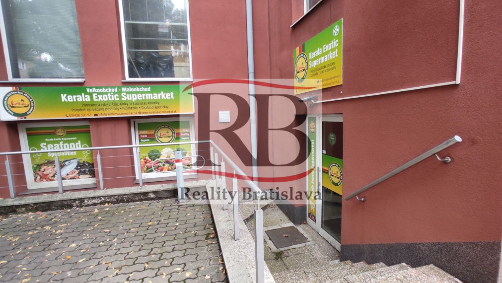 Obchodný priestor vhodný aj na kaviareň na PREDAJ, Záhradnícka – RUŽINOV, BA2