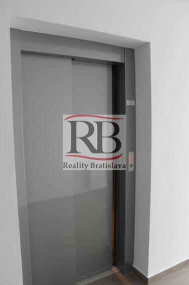 Na prenájom administratívne priestory v novostavbe na Ulici Svornosti, Bratislava II