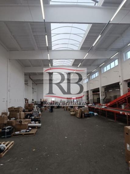 Skladový priestor v blízkosti letiska na prenájom