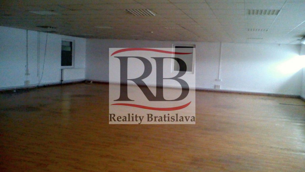 Skladové priestory, Na pántoch, Bratislava III