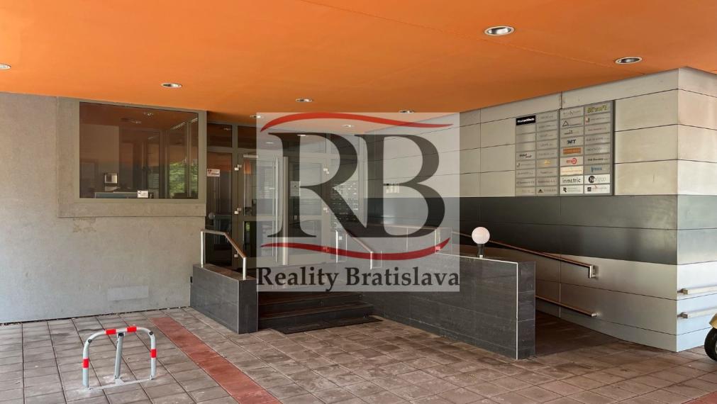 Kancelária na prenájom v Bratislave v Ružinovskej novostavbe