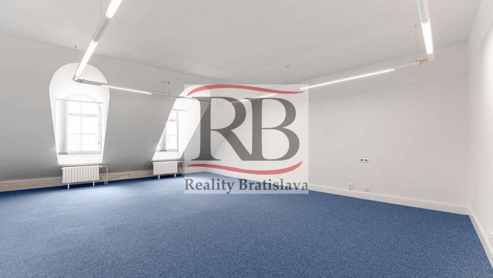 Priestory na pešej zóne v krásnej historickej budove, Michalská ulica-Staré Mesto TOP