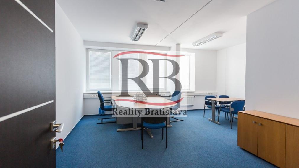 Kancelárske priestory v blízkosti diaľničného obchvatu, letiska a OC AVION TOP