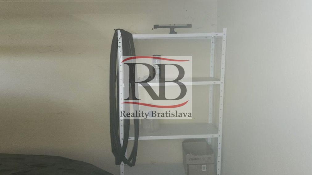 Garáž na predaj - ul. Opavská, Bratislava III