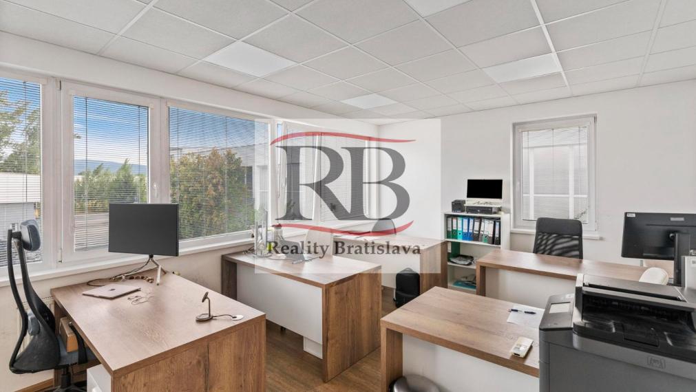 Administratívne priestory + 6x parking na prenájom, 154,40m2, Žabí Majer - Bratislava III