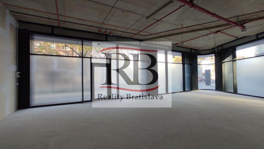 Lukratívne obchodné priestory v Apollo NIVY, Prievozská-Ružinov