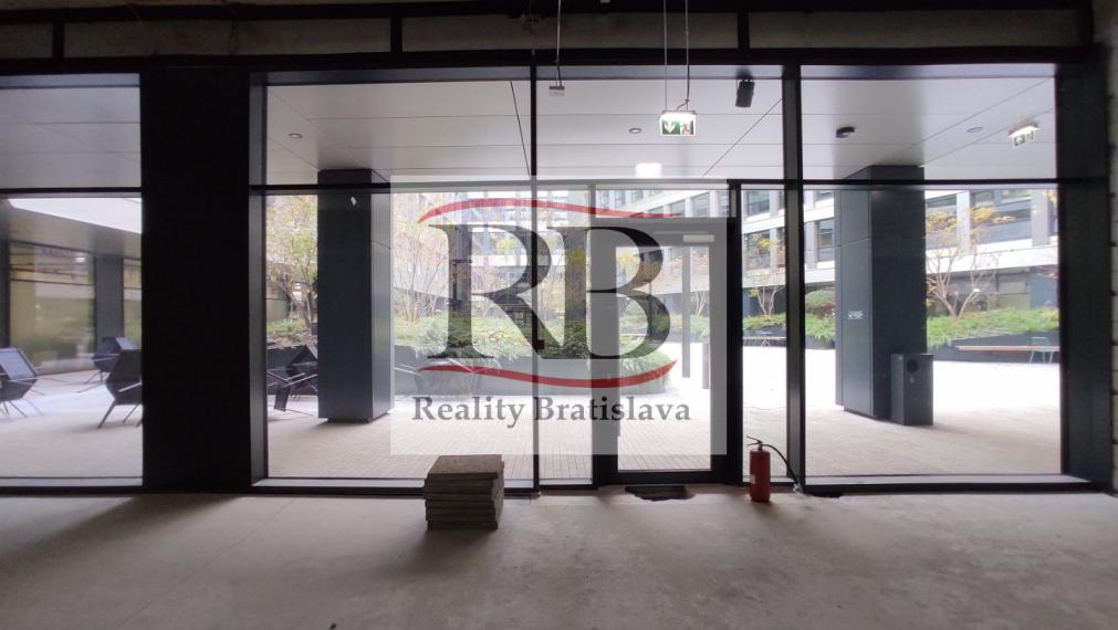 Lukratívne obchodné priestory v Apollo NIVY, Prievozská-Ružinov