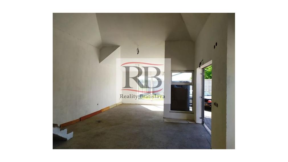 Výrobno-skladový objekt s administratívou na predaj