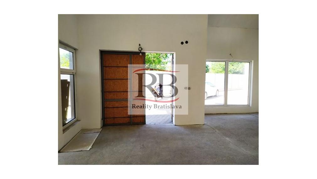 Výrobno-skladový objekt s administratívou na predaj