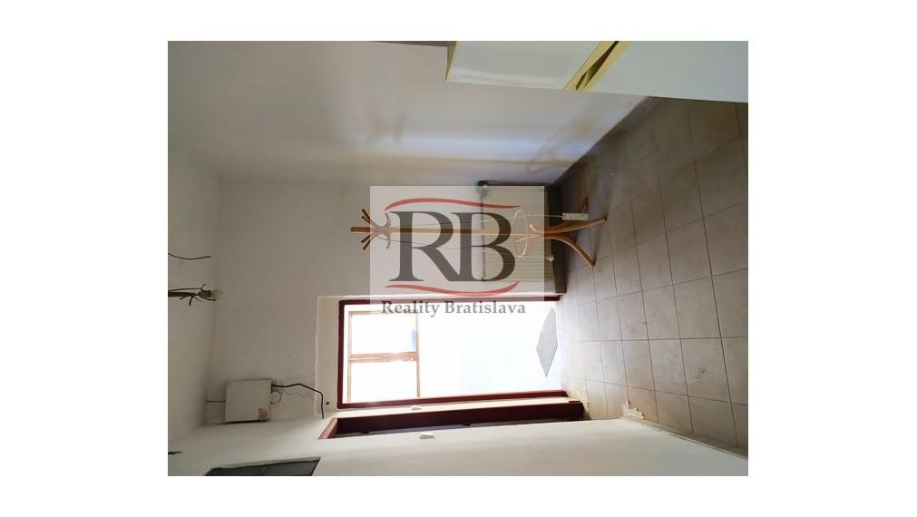 Výrobno-skladový objekt s administratívou na predaj