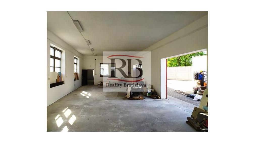 Výrobno-skladový objekt s administratívou na predaj