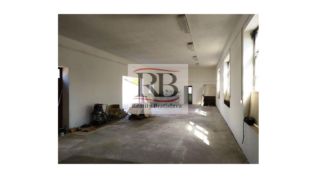 Výrobno-skladový objekt s administratívou na predaj