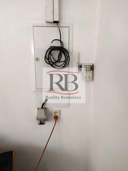 Výrobno-skladový objekt s administratívou na predaj