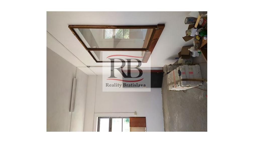 Výrobno-skladový objekt s administratívou na predaj