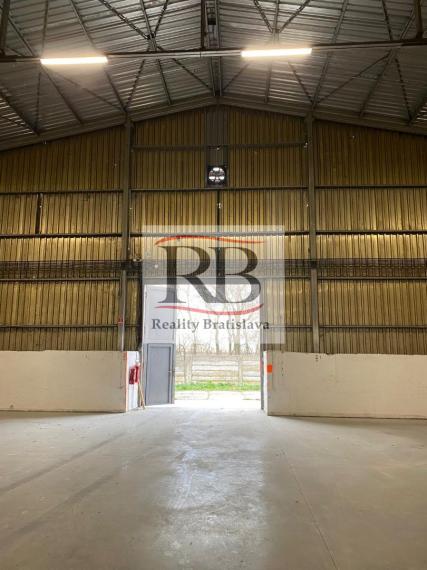 Skladová hala 3900 m2 na prenájom Trnava, Zavar