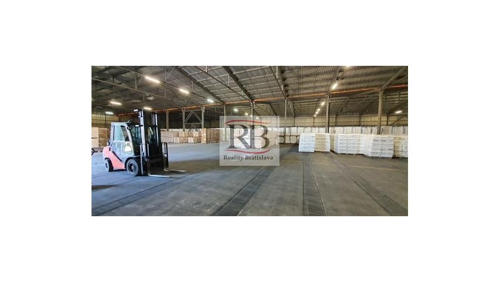 Skladová hala 3900 m2 na prenájom Trnava, Zavar