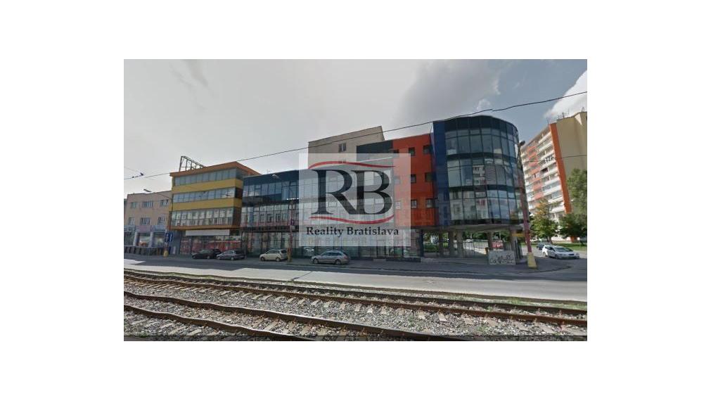 Obchodno-administratívny priestor s preskleným výkladom na Račiansku ulicu, 140m2