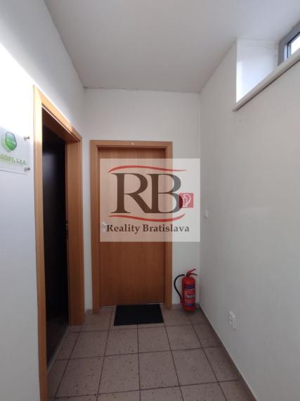 Kancelárie v blízkosti Hlavnej vlakovej stanice, Karpatská, BAI