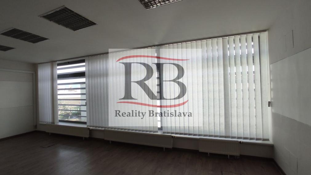 Kancelárie v blízkosti Hlavnej vlakovej stanice, Karpatská, BAI