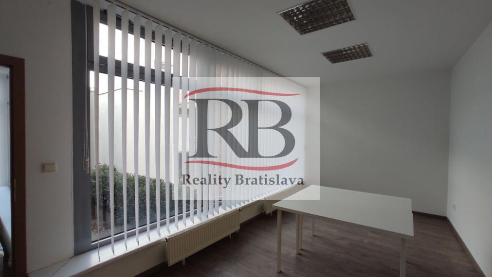 Kancelárie v blízkosti Hlavnej vlakovej stanice, Karpatská, BAI